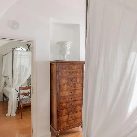 Iflat Modern In The Monti Area Διαμέρισμα