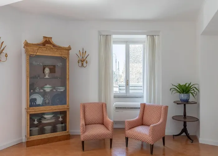 Iflat Modern In The Monti Area Lejlighed